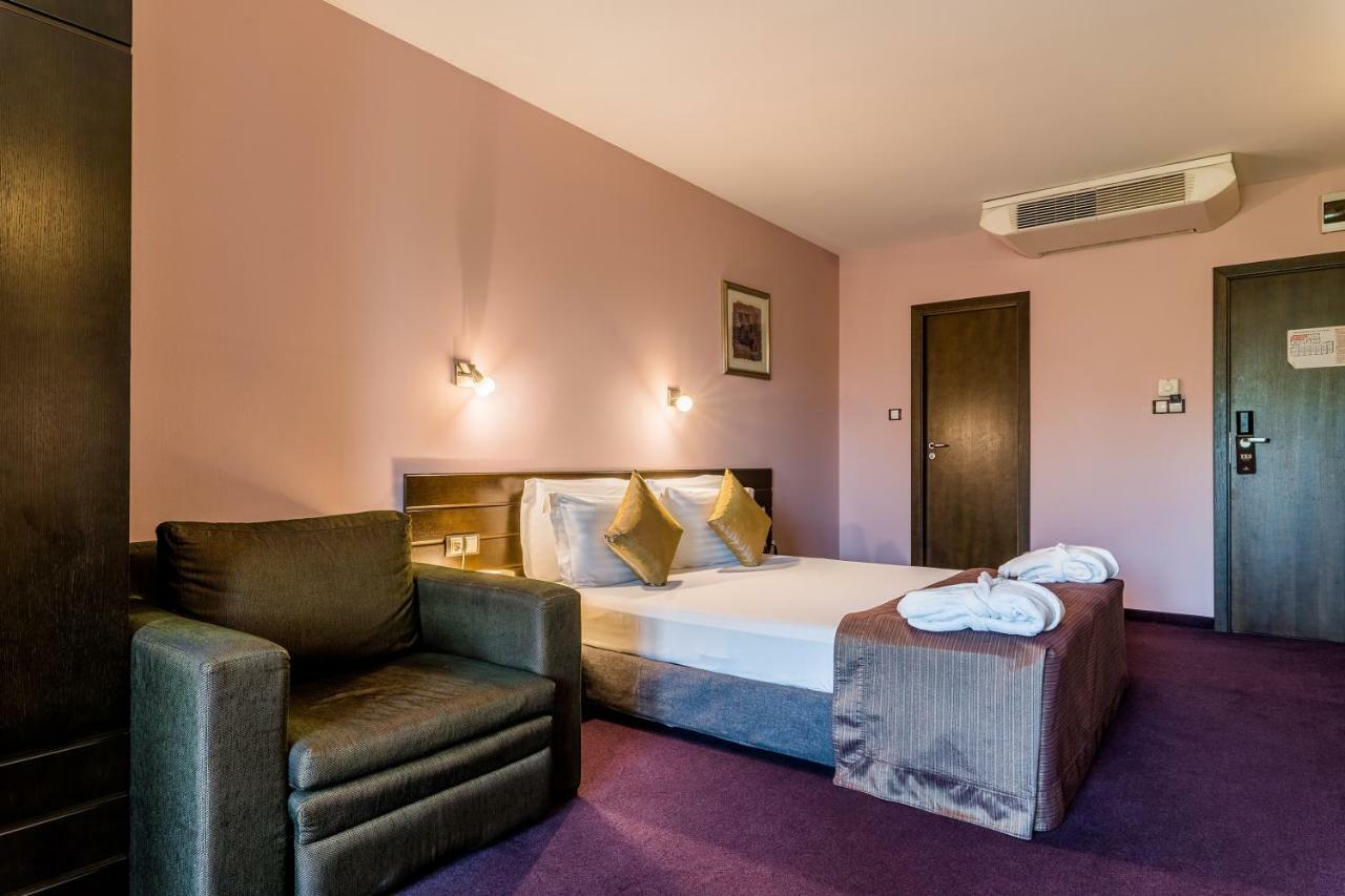 Deluxe Double Room,906327697:JPEG