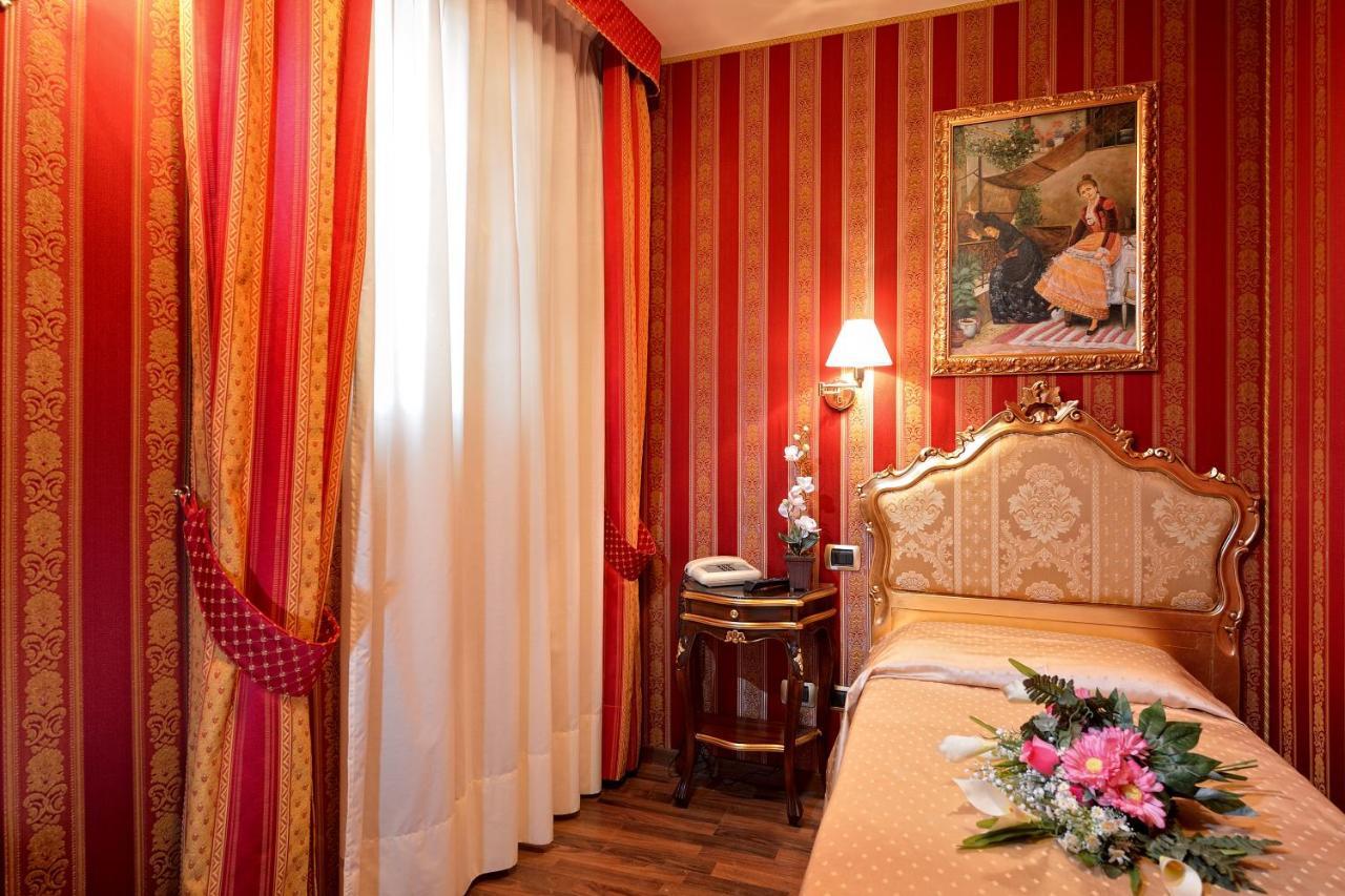 Classic Single Room