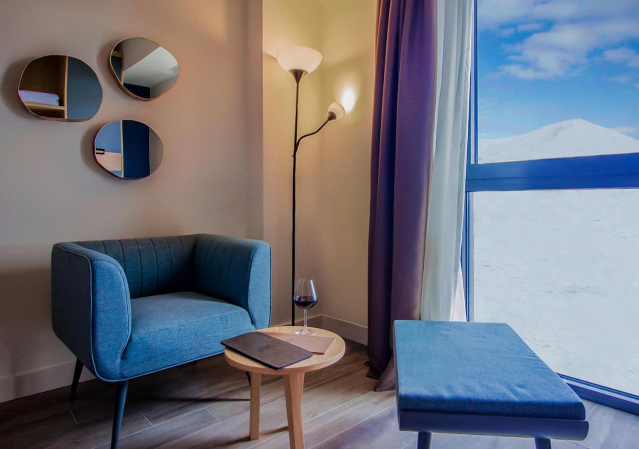 Twin Room with Mountain View