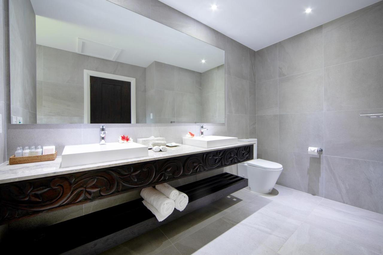 Premium Beachfront Suite