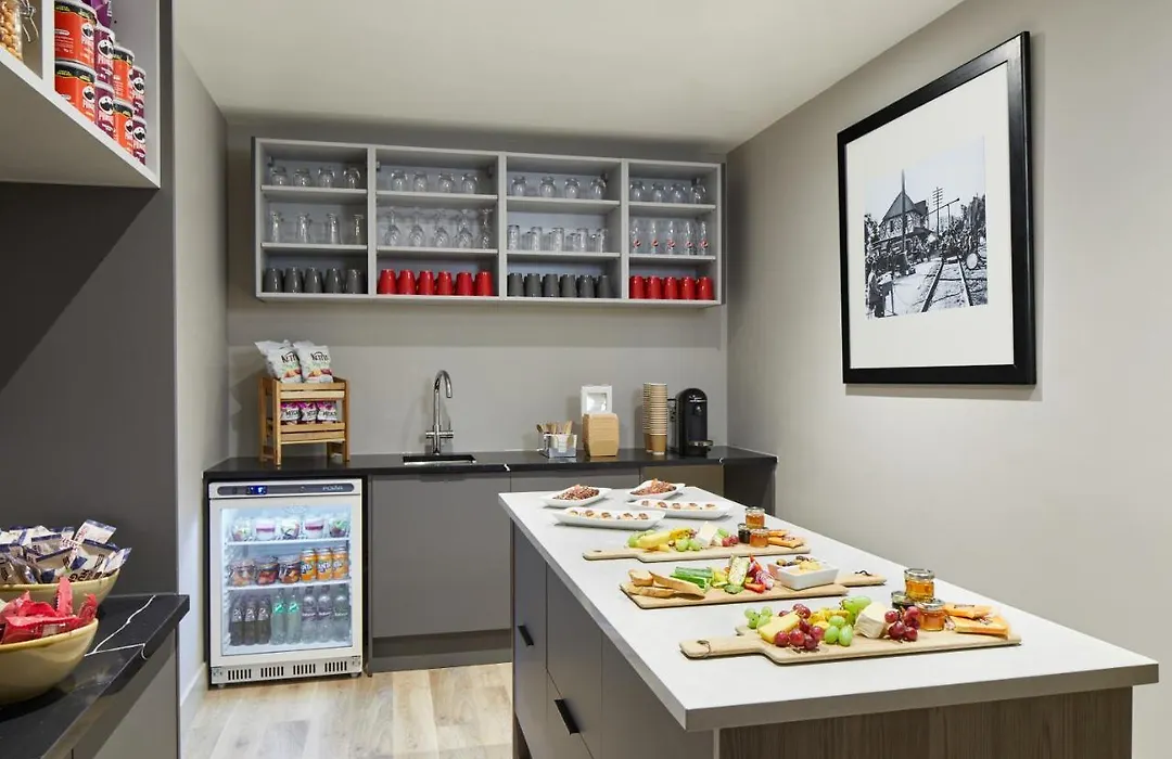 Delta Hotels By Marriott Cheshunt-1