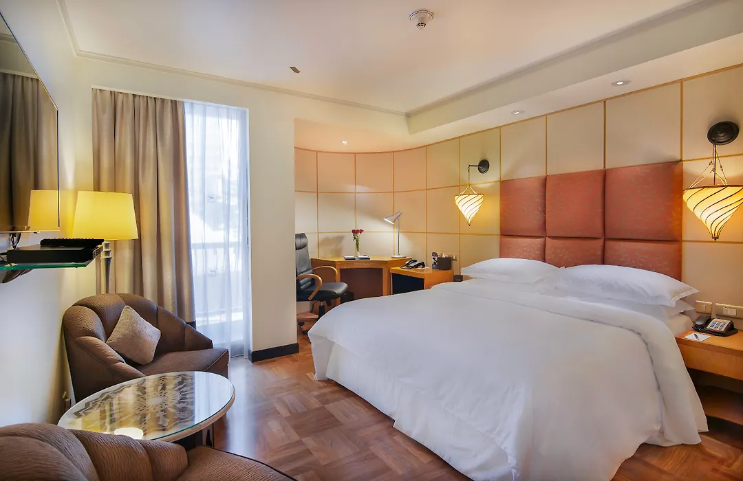 Sheraton Abu Dhabi Hotel & Resort-1