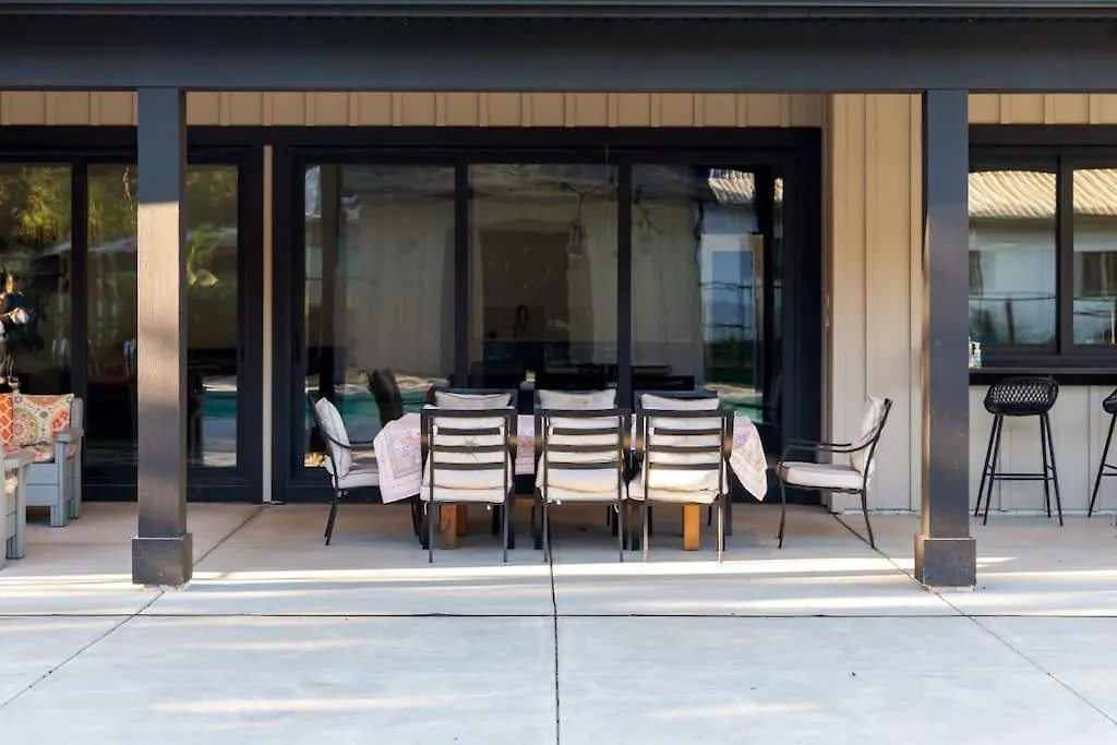 The Fernridge Estate: 5Bd Family Retreat!-1