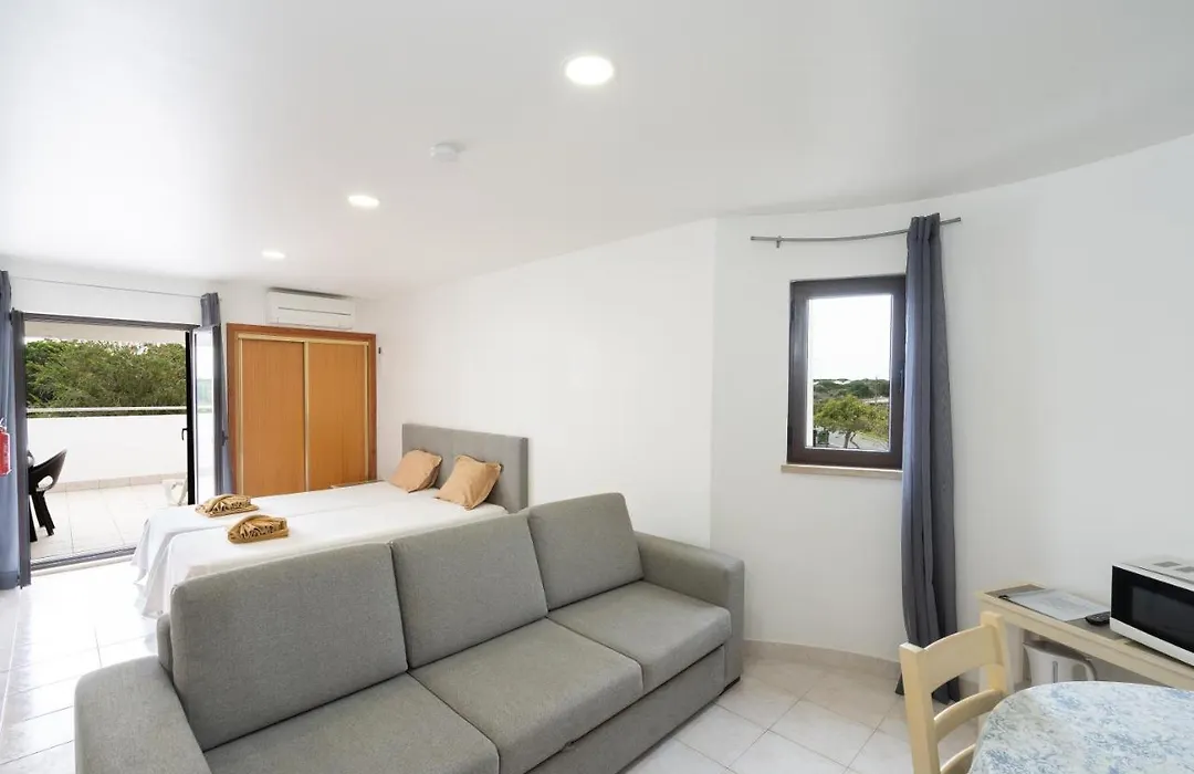 Apartamentos Vale de Carros - By Portugalferias-1