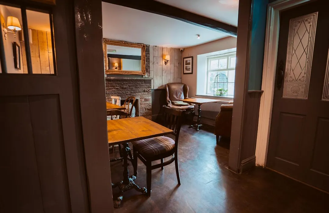 Bulls Head - Holymoorside-1