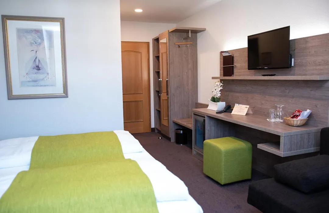 Landhotel Geiselwind-1