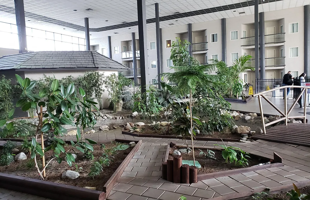 Coast Kamloops Hotel & Conference Centre-1