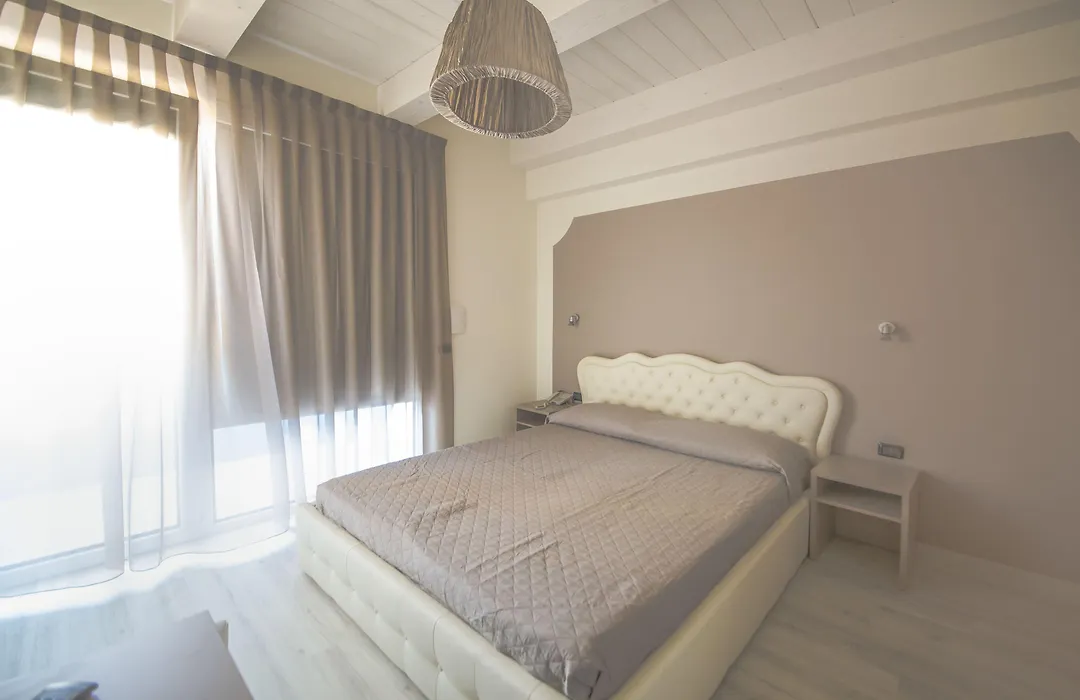 Hotel Leonardo-1