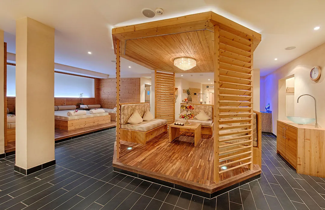 Alpenpalace Luxury Hideaway & Spa Retreat-1