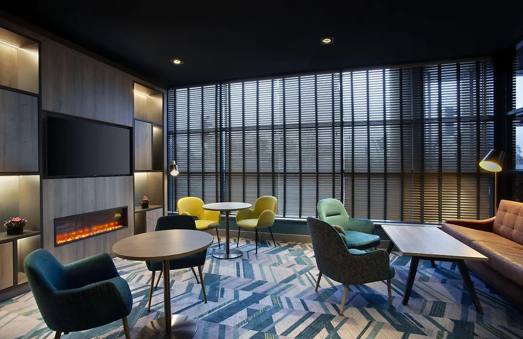 Leonardo Hotel Swindon-1