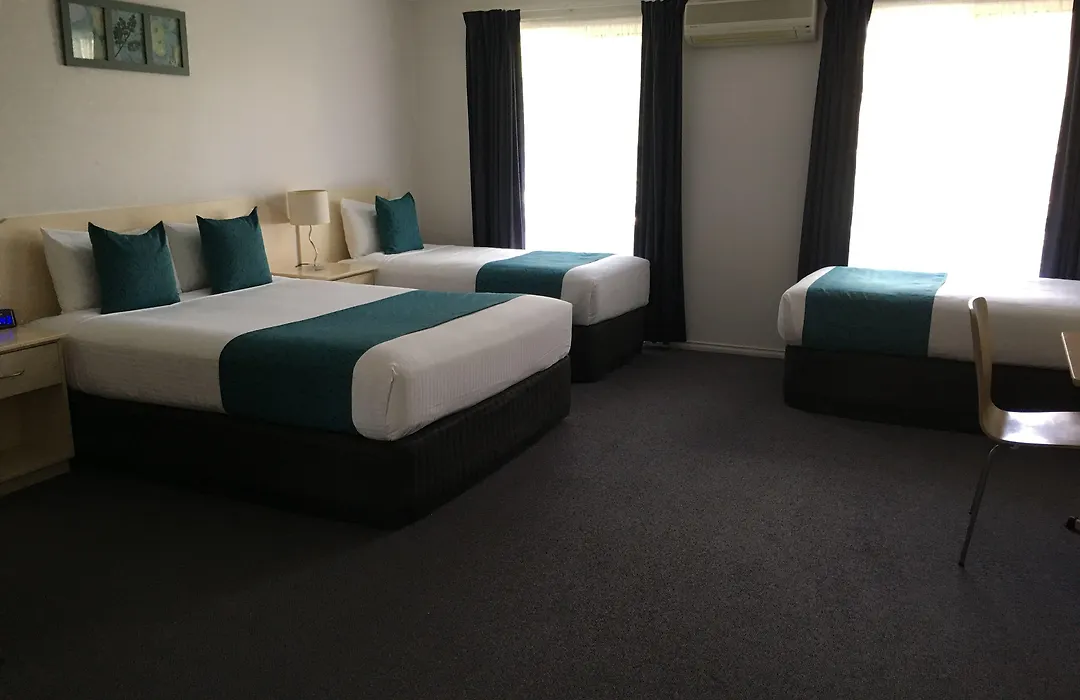 Tuckerbox Motor Inn-1
