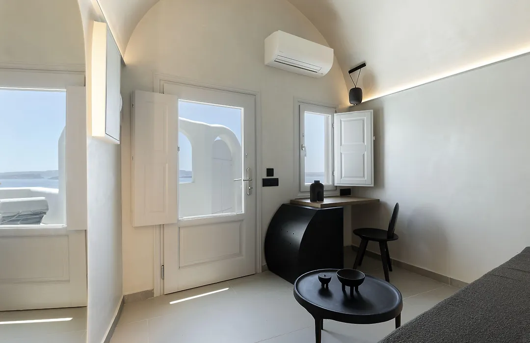 Hom Santorini-1