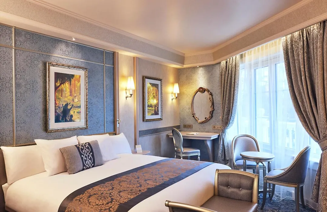 Disneyland Hotel-1