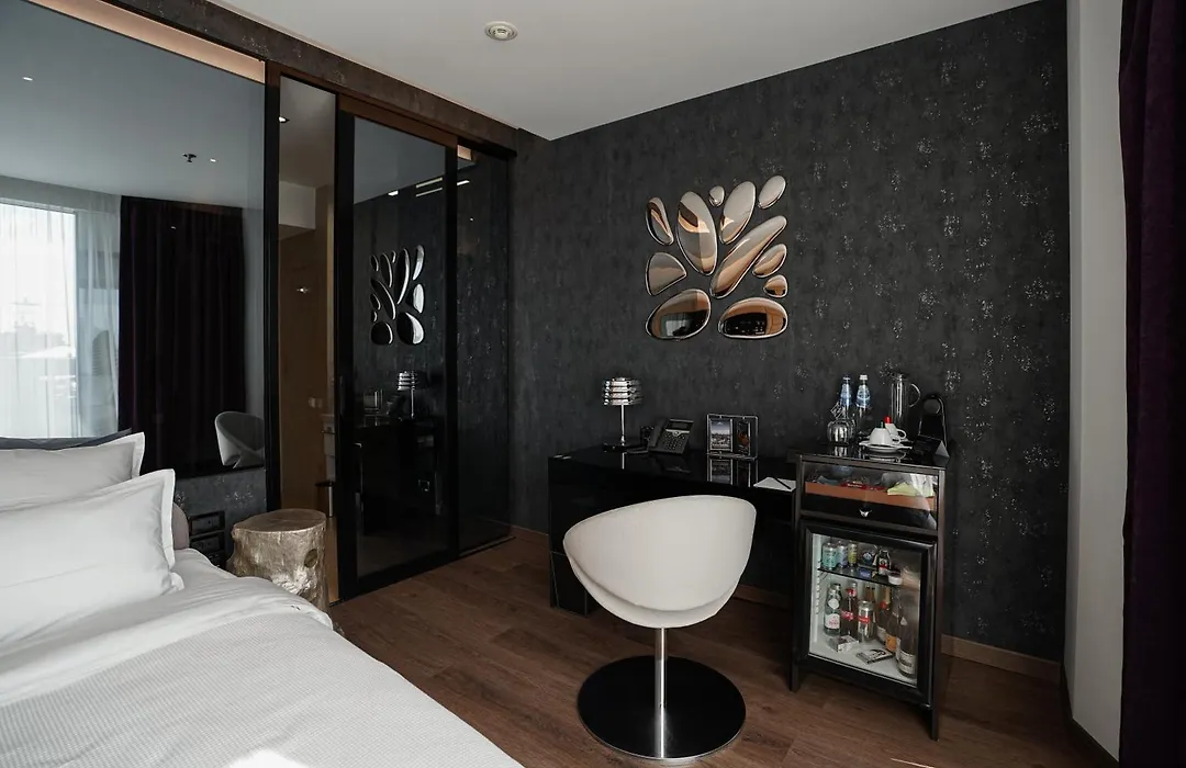 11 Mirrors Design Hotel-1