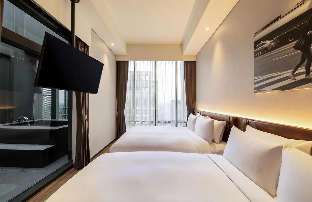 Mercure Ambassador Seoul Hongdae-1