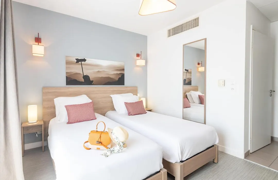 Comfort Aparthotel Cannes Mandelieu-1