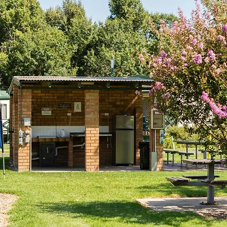 Gundagai Cabins & Tourist Park-3