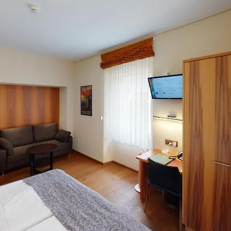 Hotel Ambassador-3