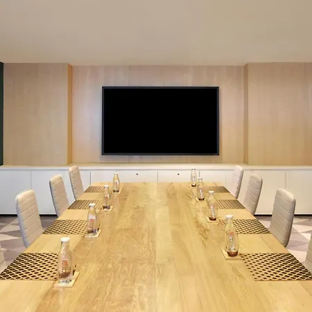 Aloft By Marriott New Delhi Aerocity-3
