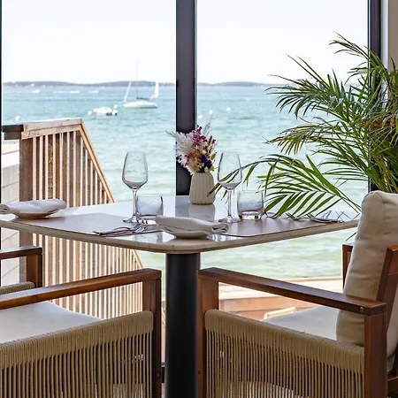 Les Vagues Hotel & Spa-3