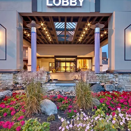 Coast Kamloops Hotel & Conference Centre-3