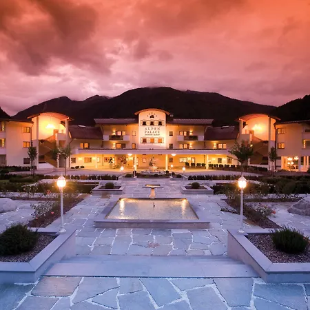 Alpenpalace Luxury Hideaway & Spa Retreat-3