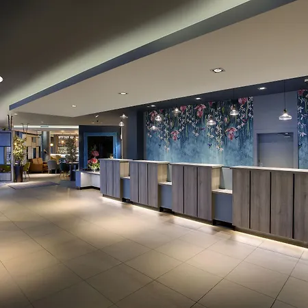 Leonardo Hotel Swindon-2