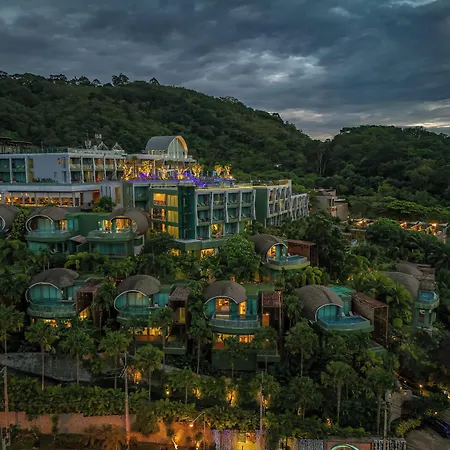Crest Resort & Pool Villas-3