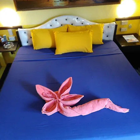 Mango'S Beachfront Resort-3