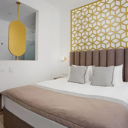 Mera Hotel-2