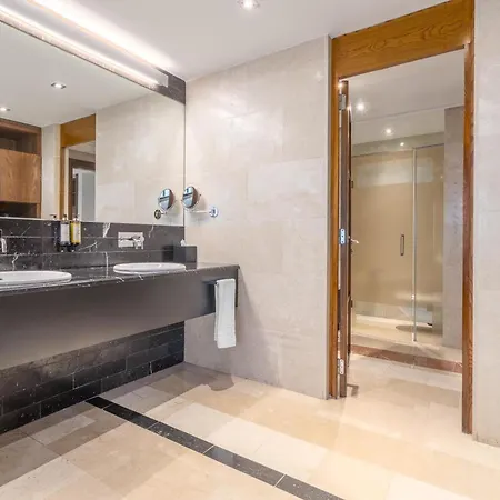 Eurostars Suites Mirasierra-3