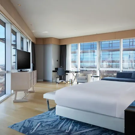 Wyndham Grand Istanbul Levent Hotel & Conference Center-3