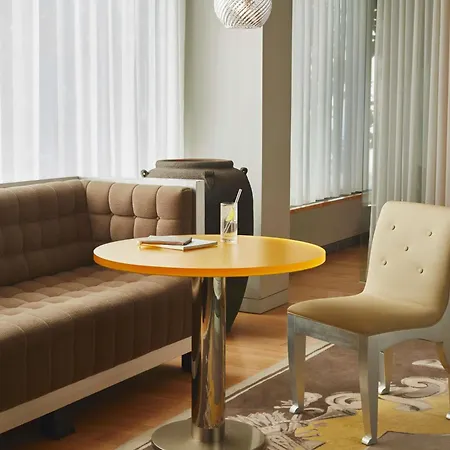 Sanderson London-3