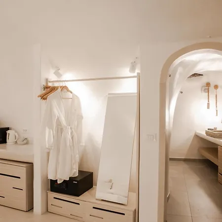 Athina Luxury Suites-3