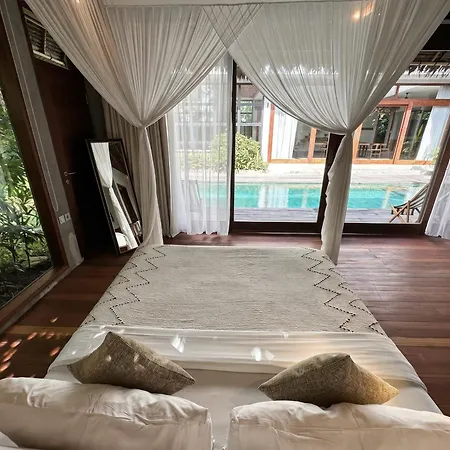Zin Berawa Villas & Bungalows-3