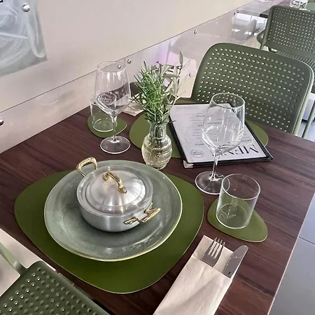 Stelle Hotel The Businest-2