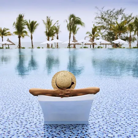 Mövenpick Resort Waverly Phu Quoc-3