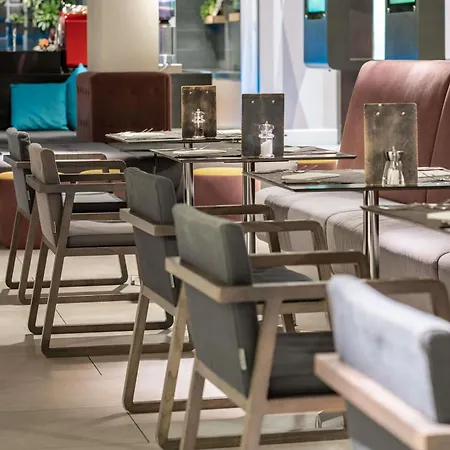 Novotel London Brentford-3