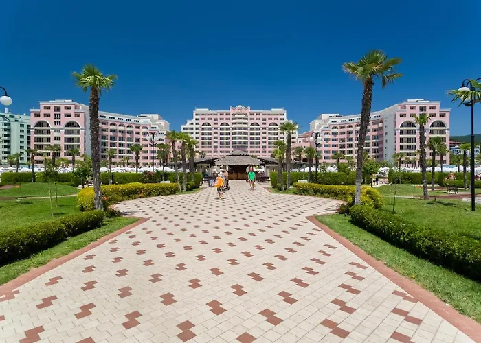 4 star hotel: Dit Majestic Beach Resort