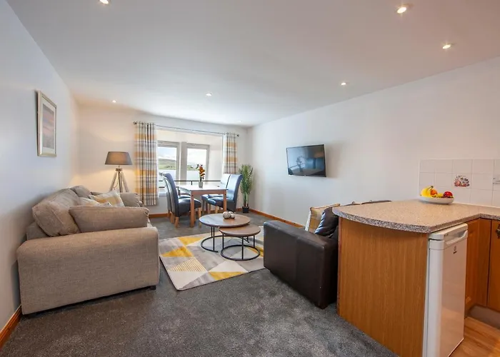 Esplanade Court Holiday s