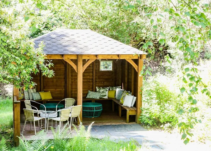 Pet Friendly hotel: Bearnock Lodge