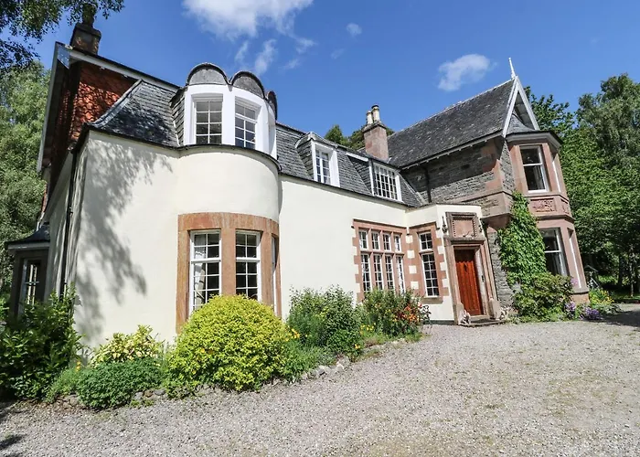 Pet Friendly hotel: Bearnock Lodge