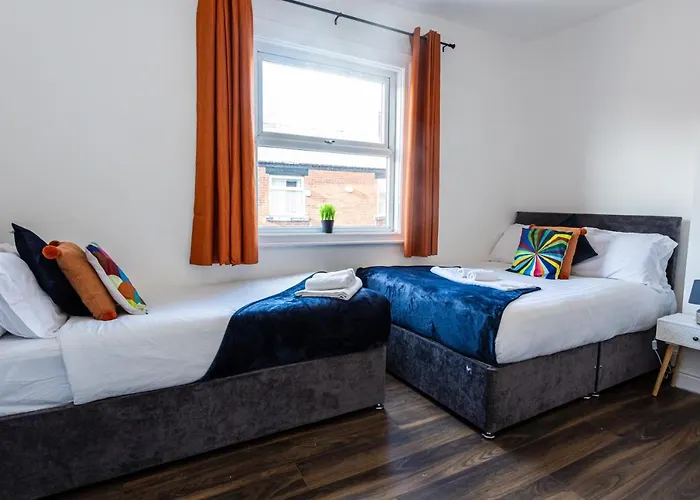 Villa: M18 Abbey Hey Guesthouse