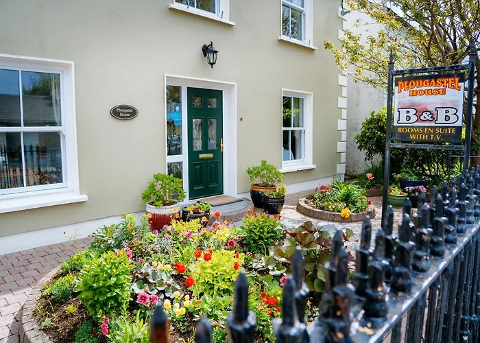 Family Hotel: Plougastel House B&B