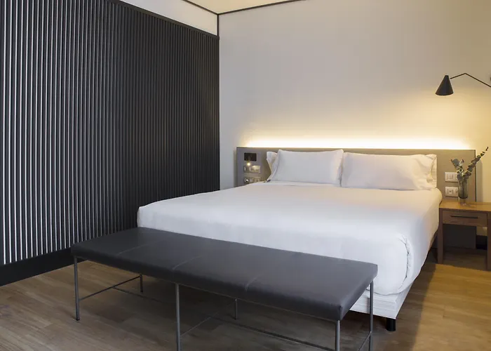 Pet Friendly hotel: Icon Embassy