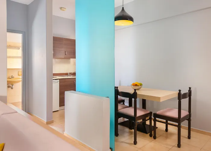 Airport Hotel: Sunny Days Hotel