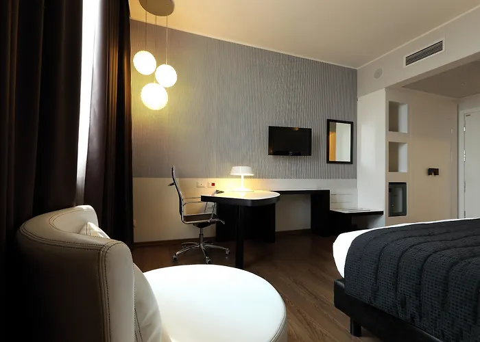 Holiday Inn City By Ihg
