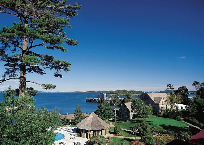 Hotel with view: Holiday Inn Bar Harbor Regency Hotel By Ihg
