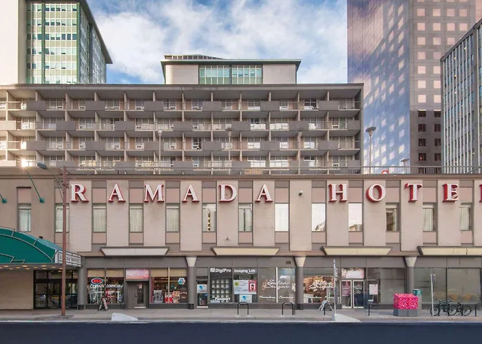 Dog friendly hotels Ramada Plaza By Wyndham Calgary Downtown
