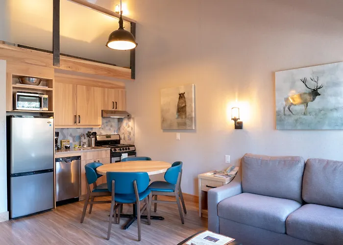 : Tunnel Mountain Resort